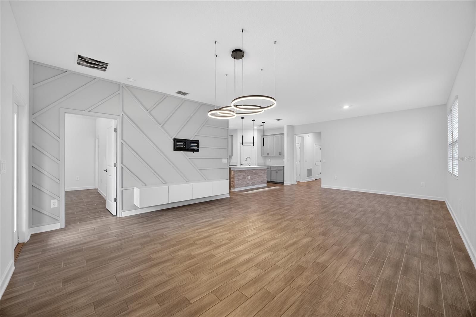 Image 28 of 79 For 11128 Lore Way