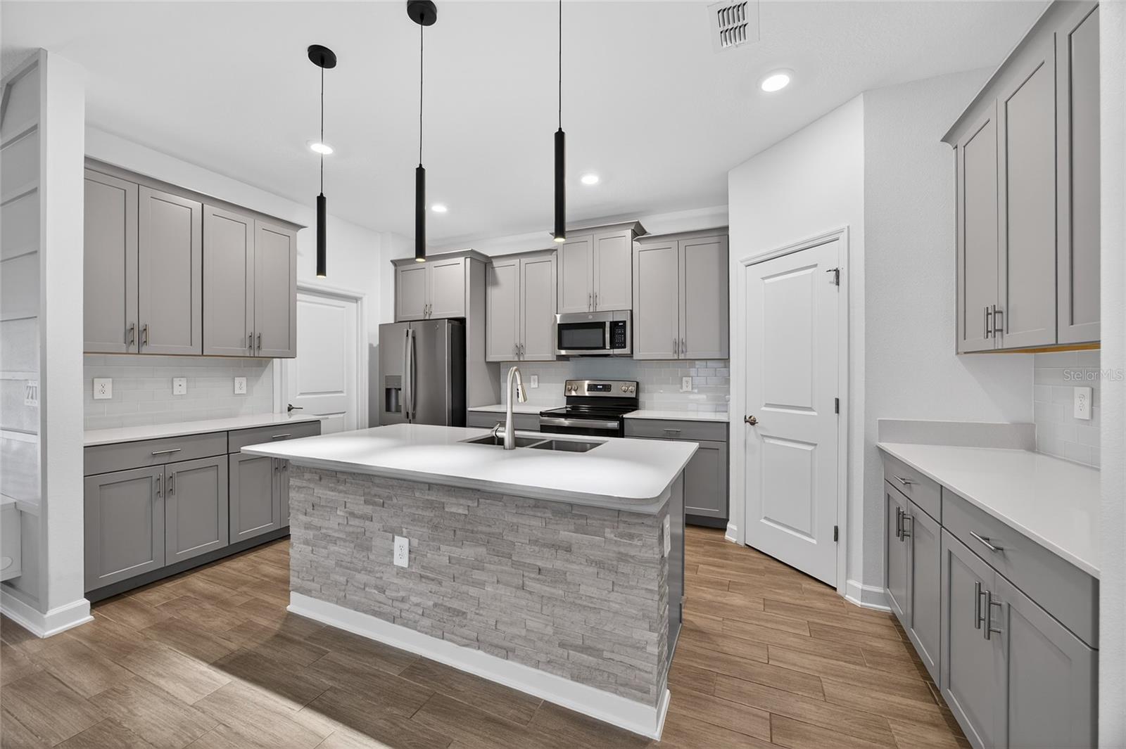 Image 37 of 79 For 11128 Lore Way