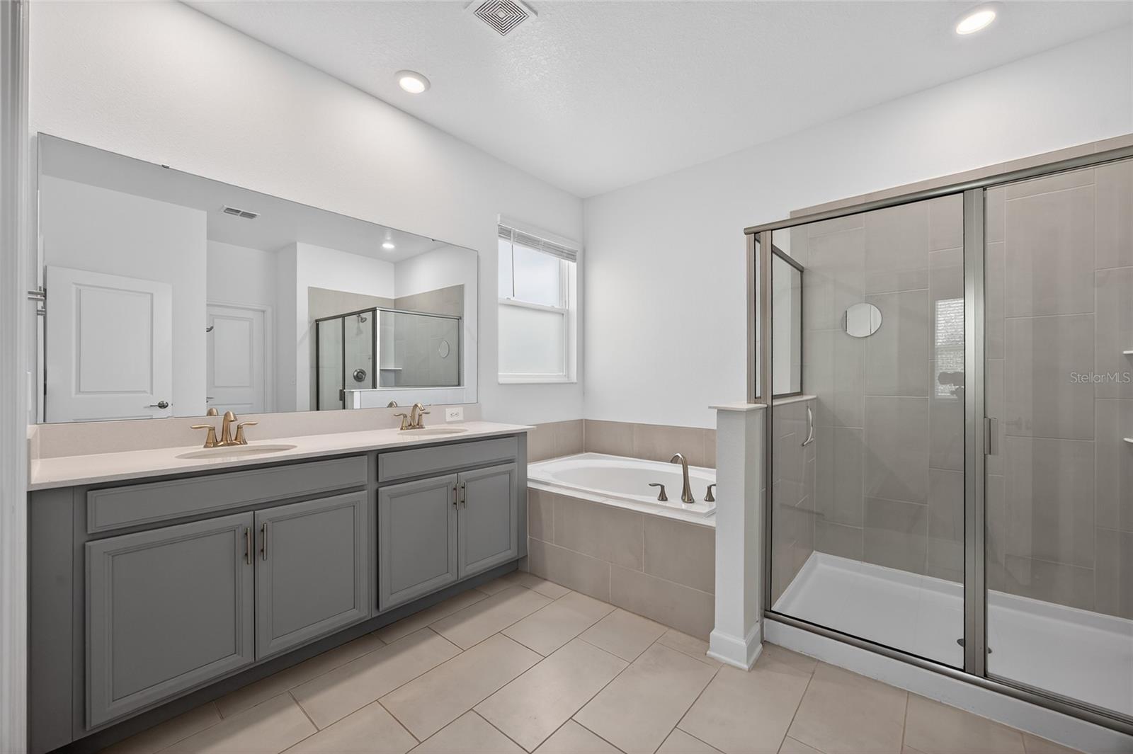 Image 46 of 79 For 11128 Lore Way