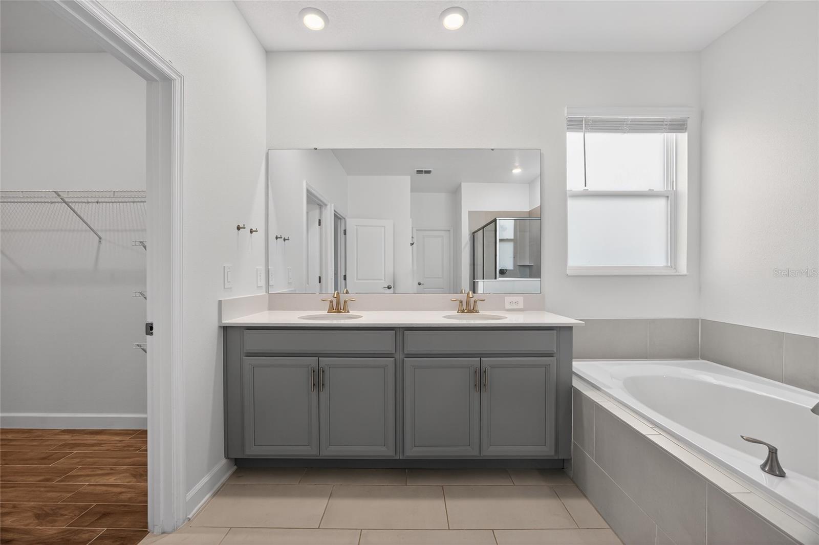 Image 50 of 79 For 11128 Lore Way