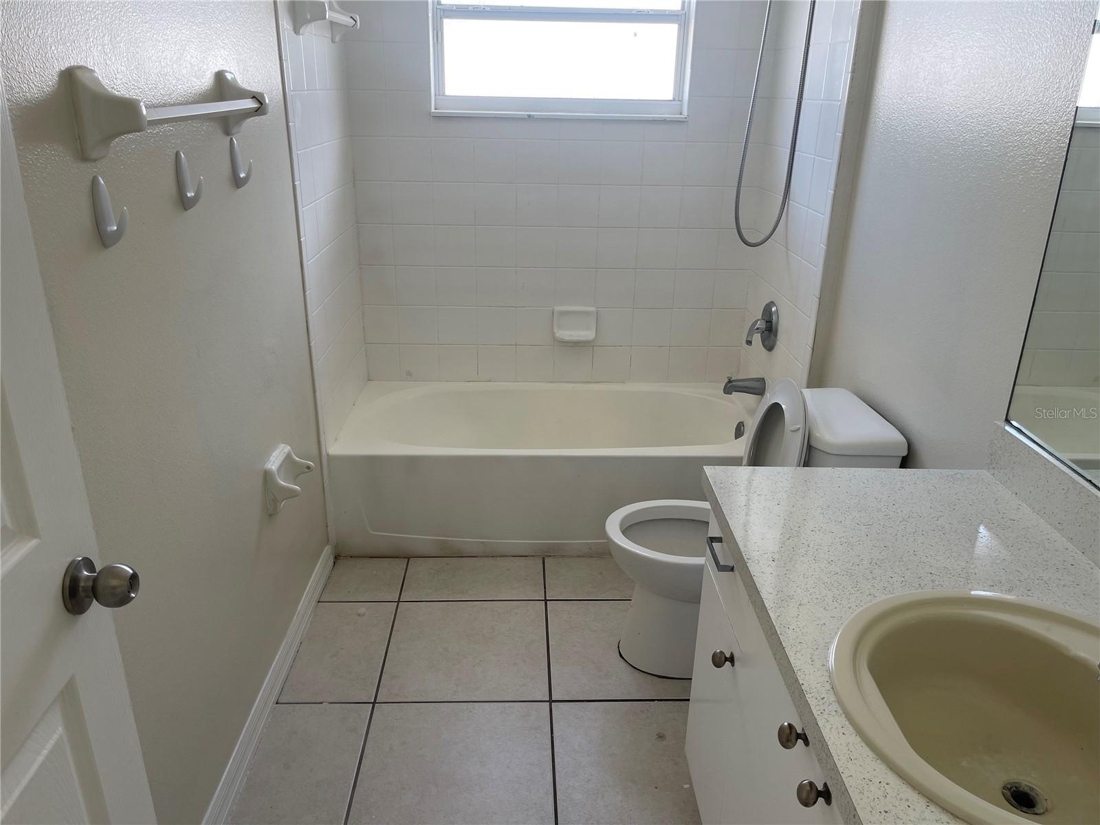 Image 17 of 19 For 326 Chelmsford Court