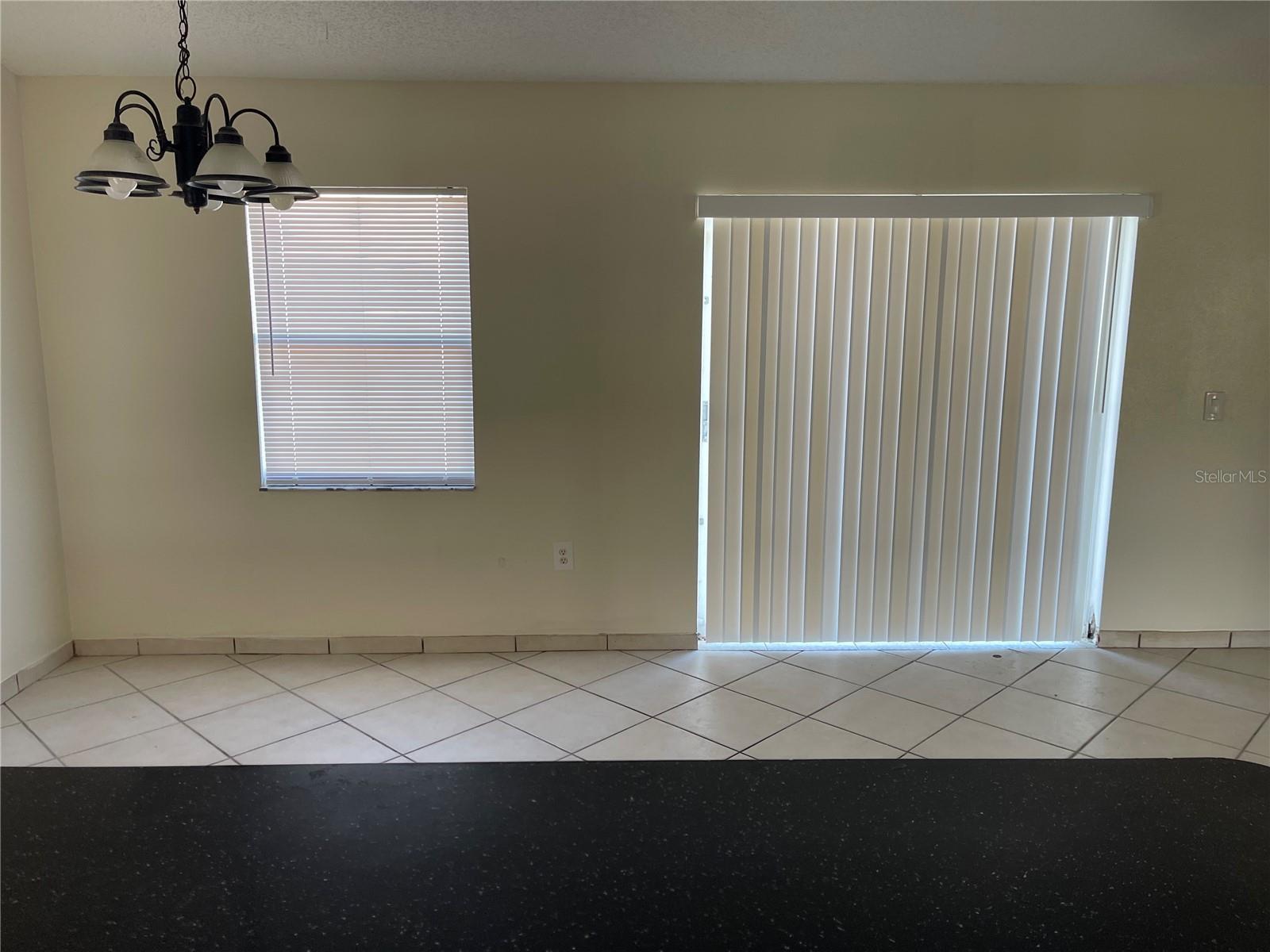 Image 7 of 19 For 326 Chelmsford Court