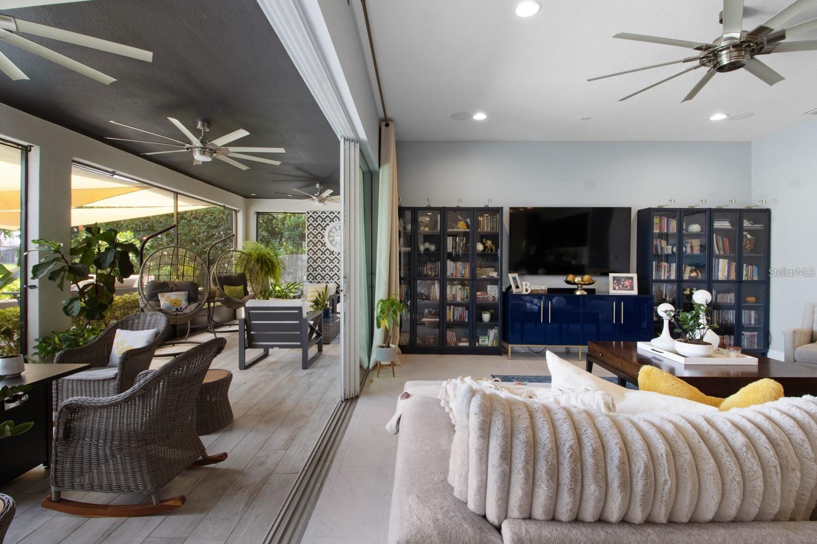 Listing photo id 15 for 4371 Summer Breeze Way