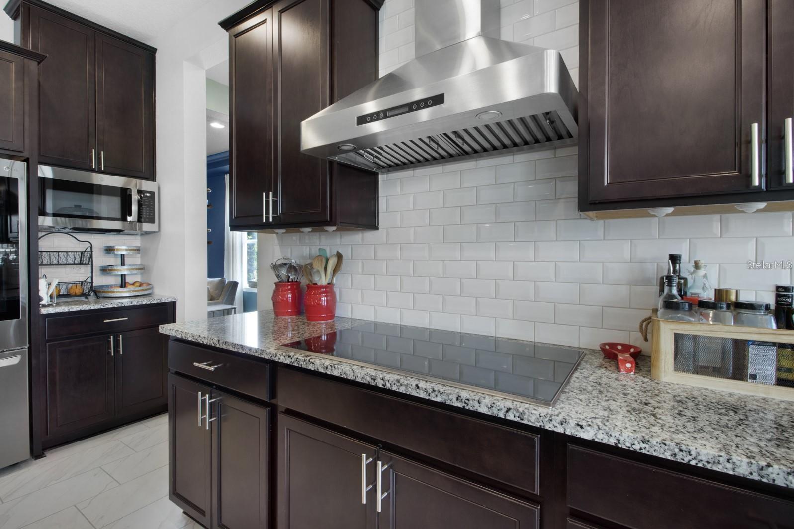 Listing photo id 18 for 4371 Summer Breeze Way