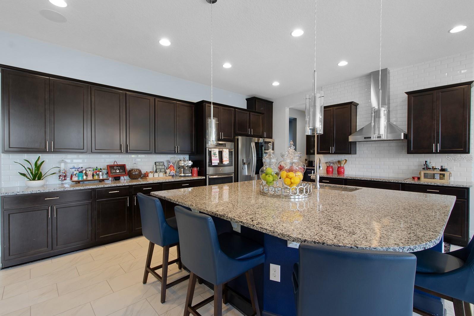 Listing photo id 19 for 4371 Summer Breeze Way