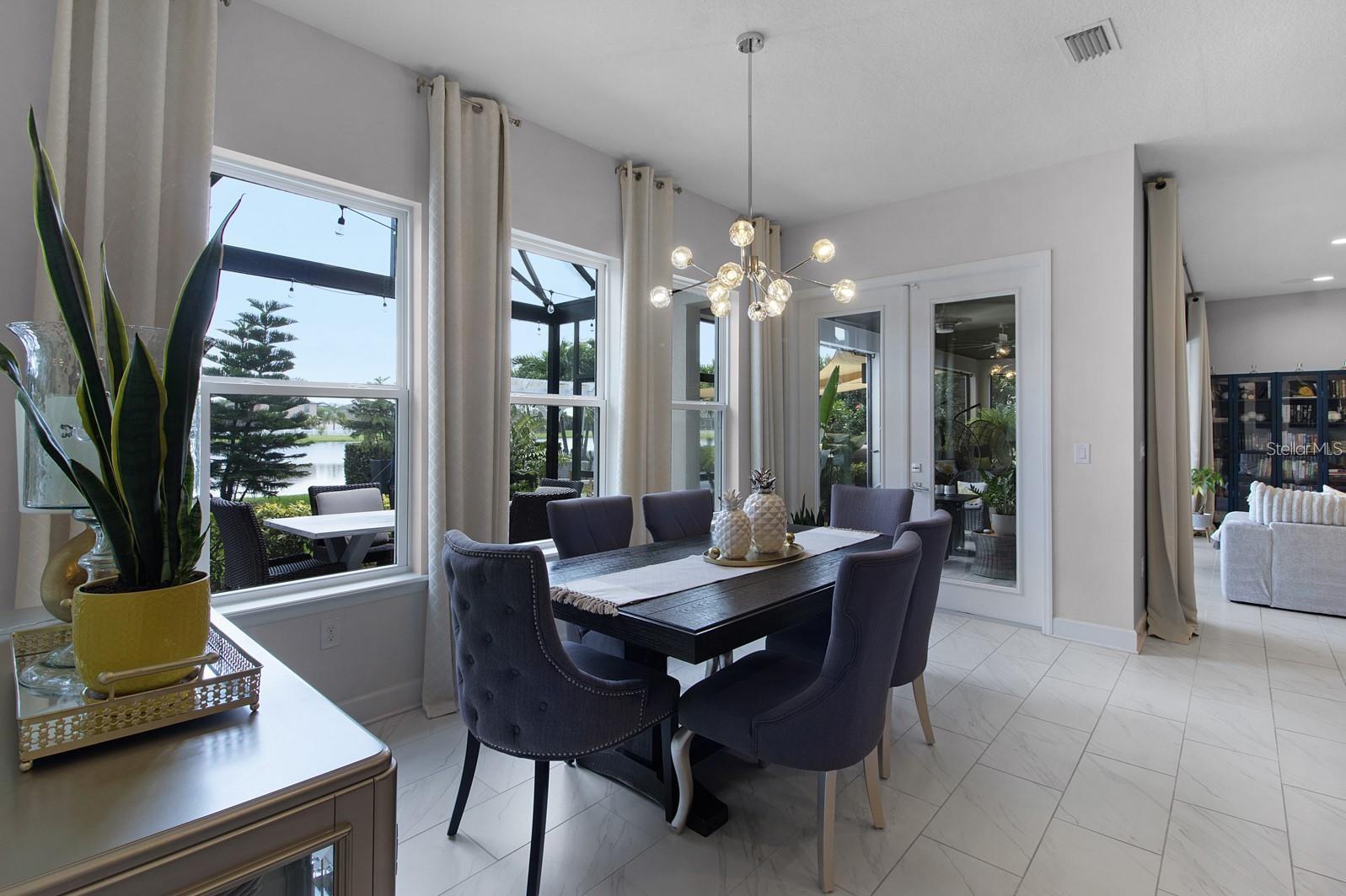 Listing photo id 22 for 4371 Summer Breeze Way