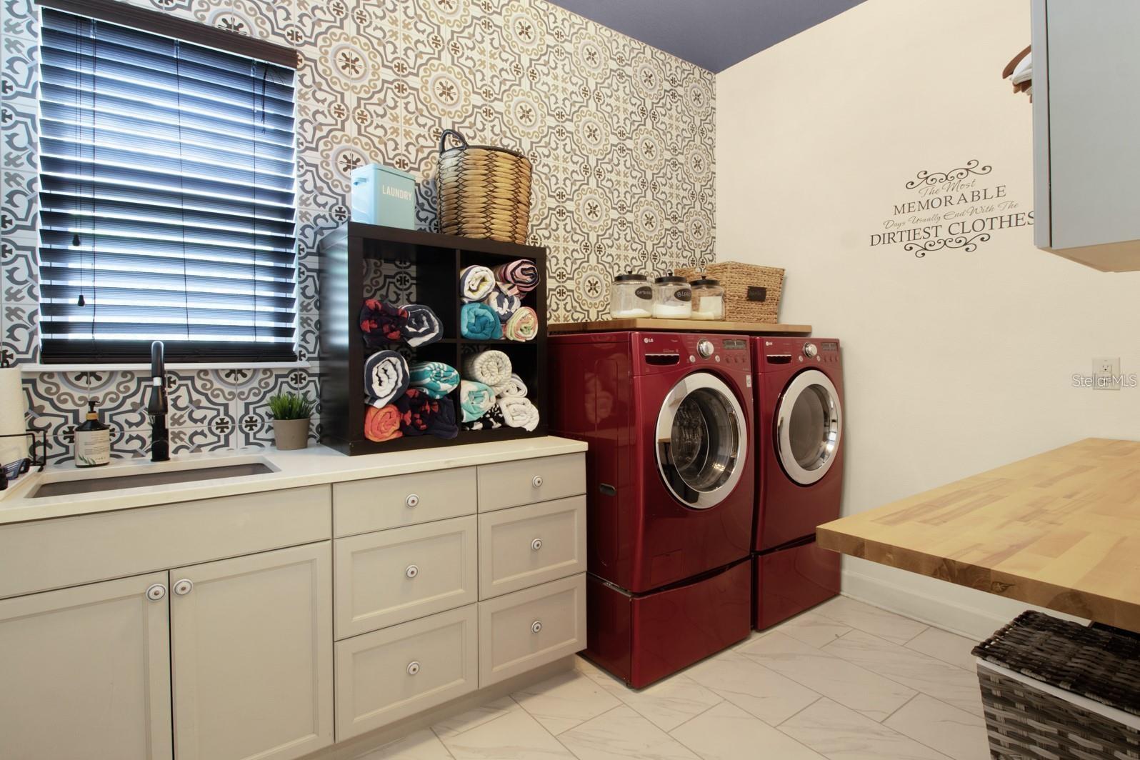 Listing photo id 30 for 4371 Summer Breeze Way