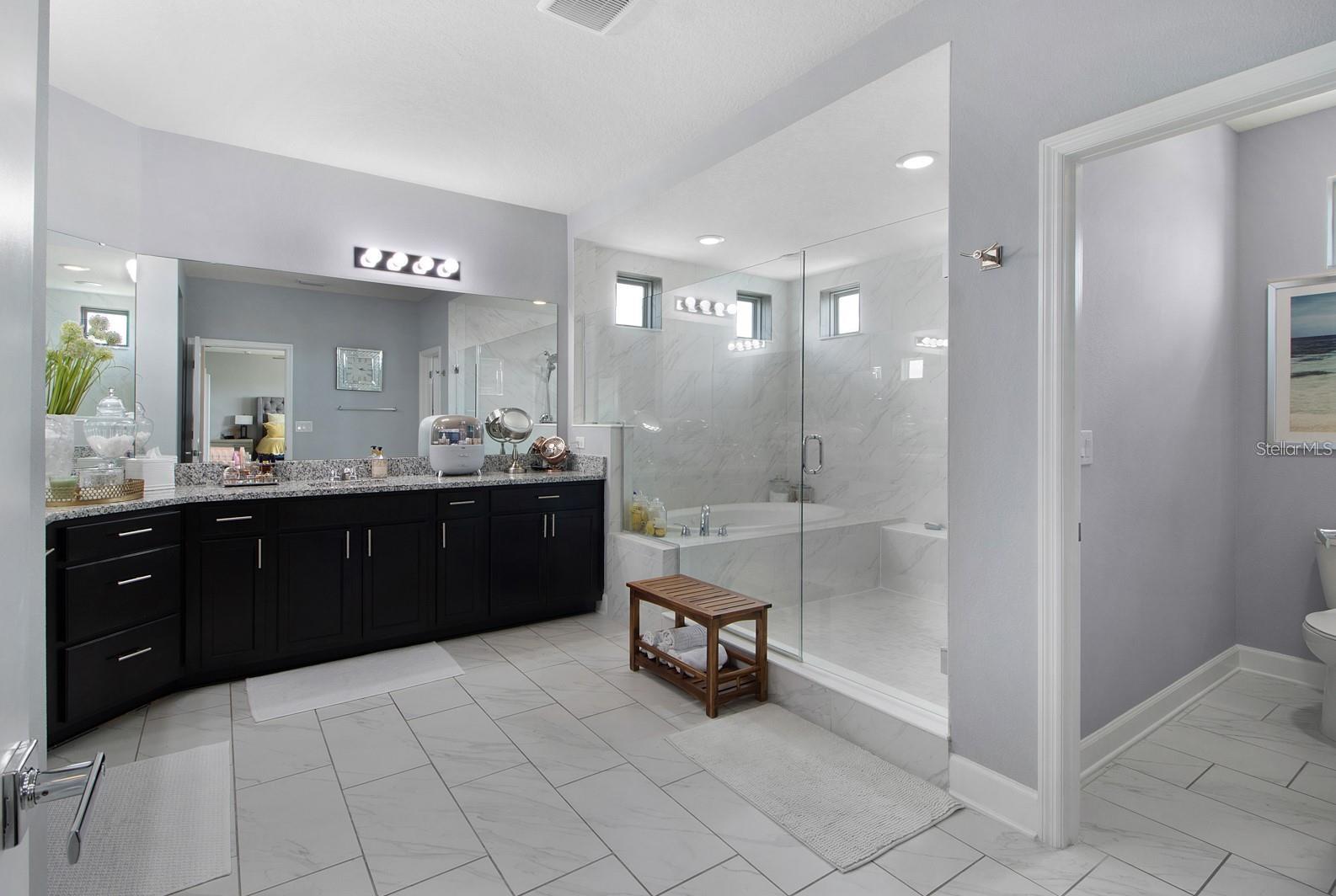 Listing photo id 40 for 4371 Summer Breeze Way