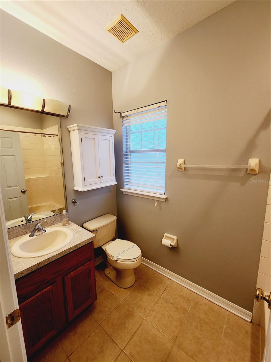 Image 17 of 18 For 1014 Persimmon Street B