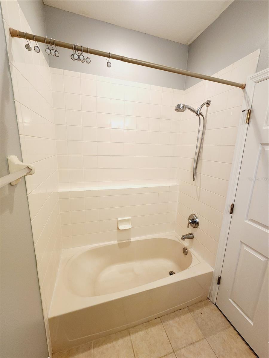 Image 18 of 18 For 1014 Persimmon Street B