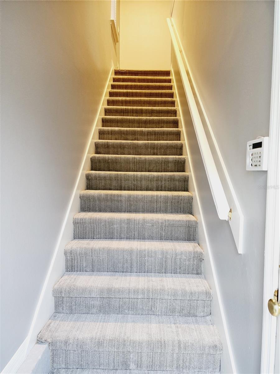 Image 3 of 18 For 1014 Persimmon Street B