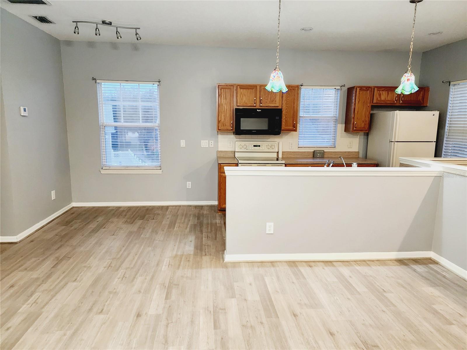 Image 6 of 18 For 1014 Persimmon Street B