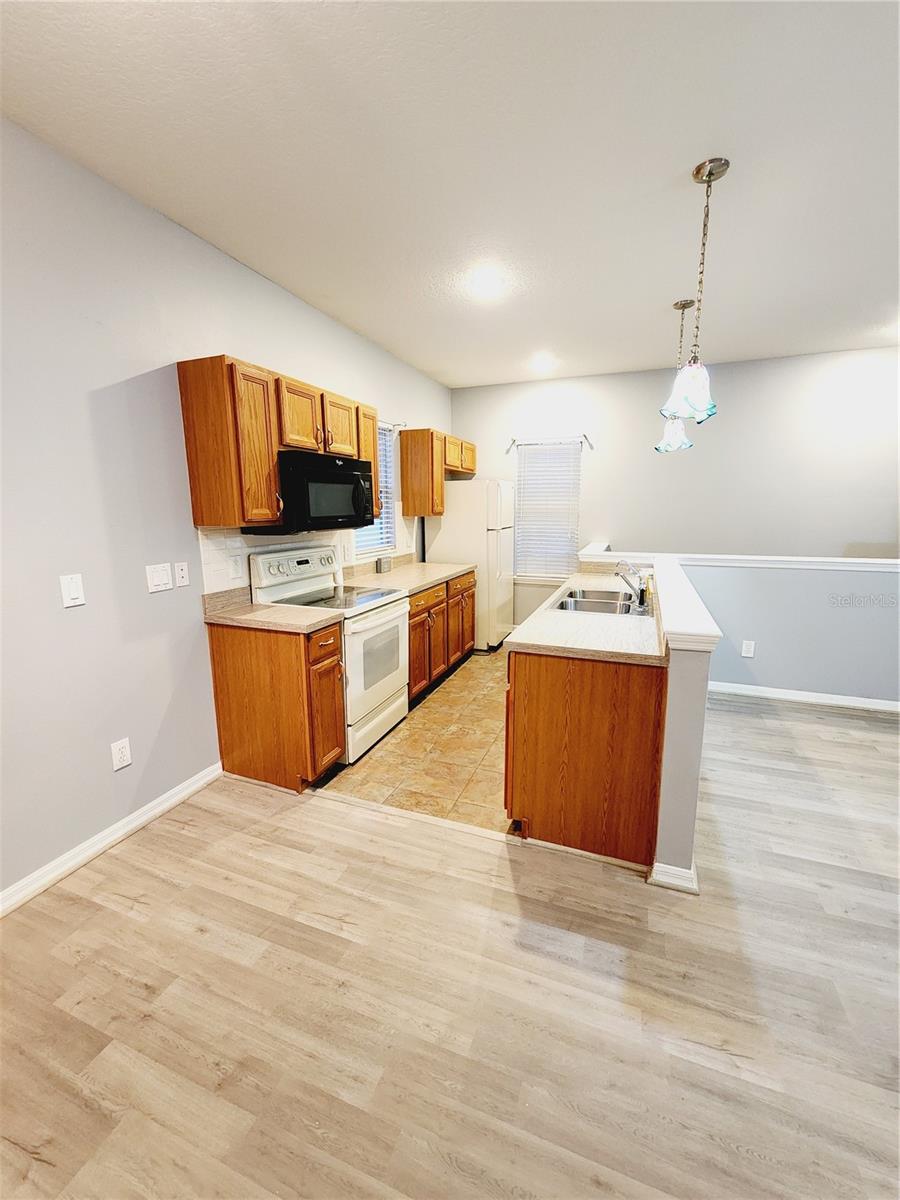 Image 7 of 18 For 1014 Persimmon Street B