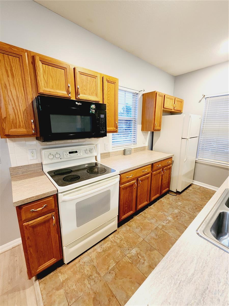 Image 8 of 18 For 1014 Persimmon Street B