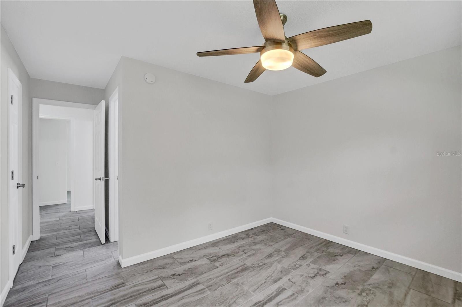 Image 24 of 35 For 120 Sandburg Lane