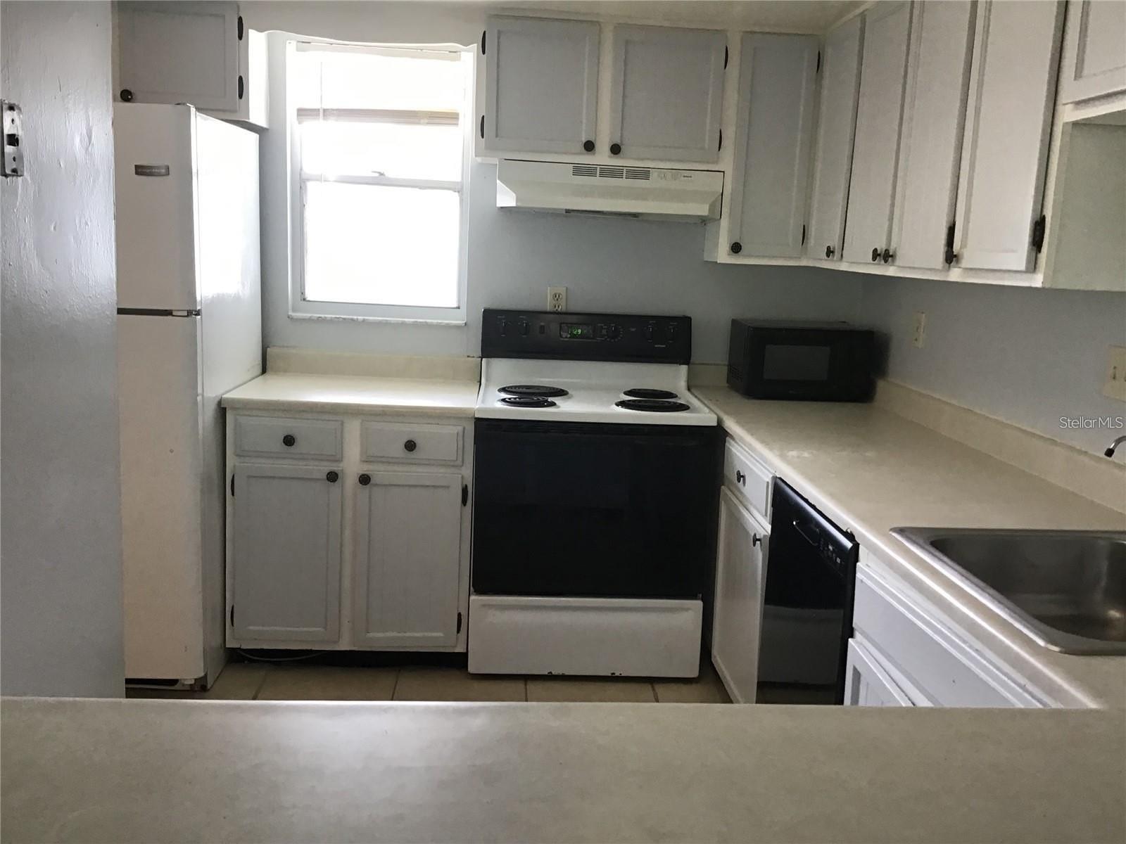 Image 4 of 14 For 6037 Amberly Court F35