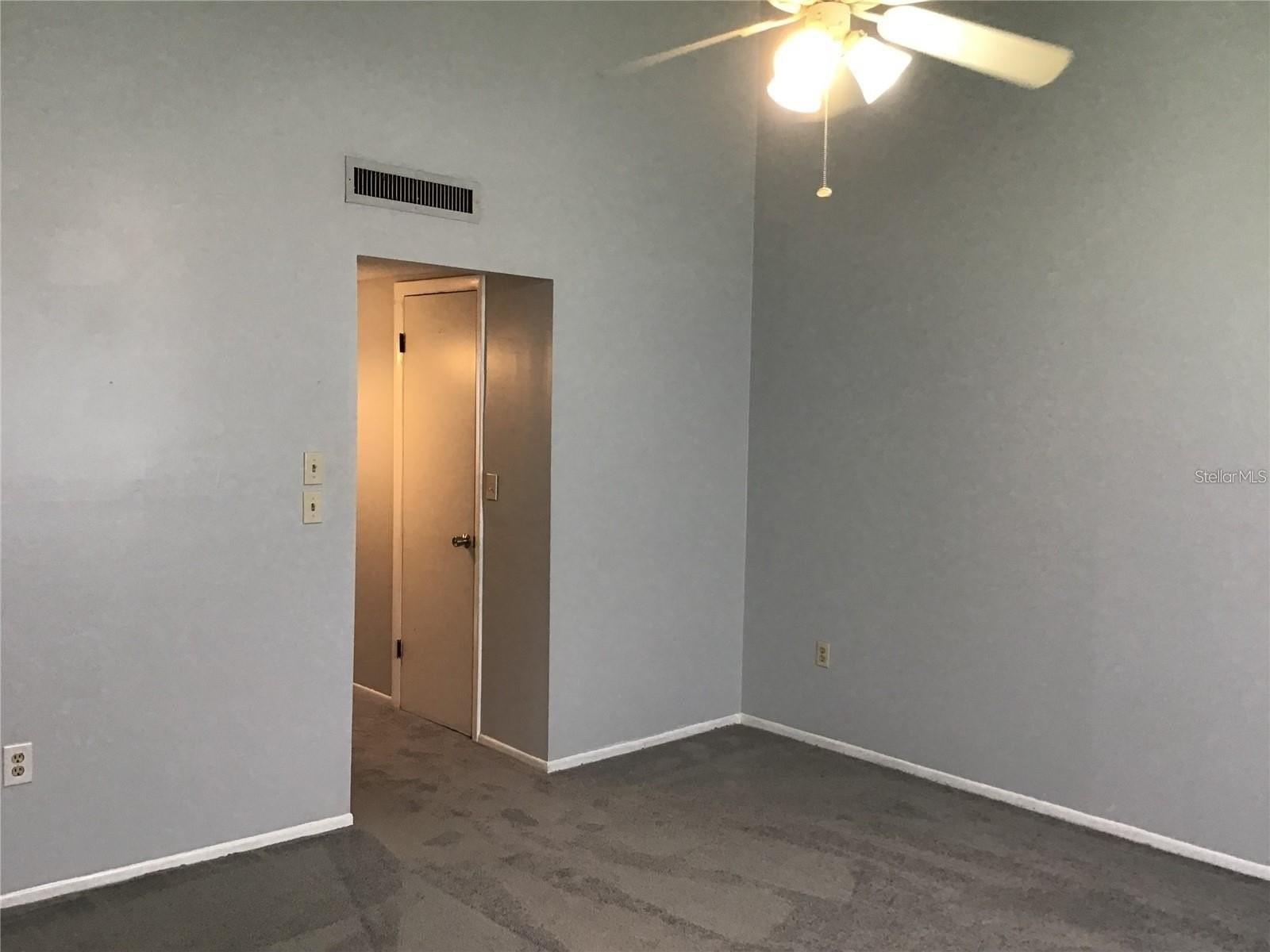 Image 8 of 14 For 6037 Amberly Court F35