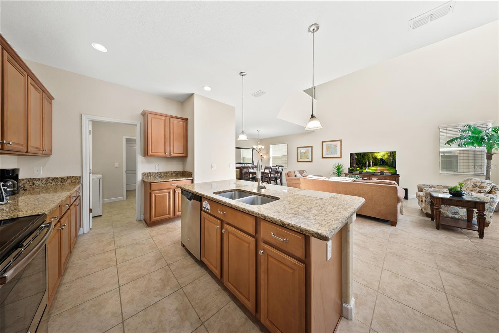 Image 21 of 76 For 8960 Bismarck Palm Rd