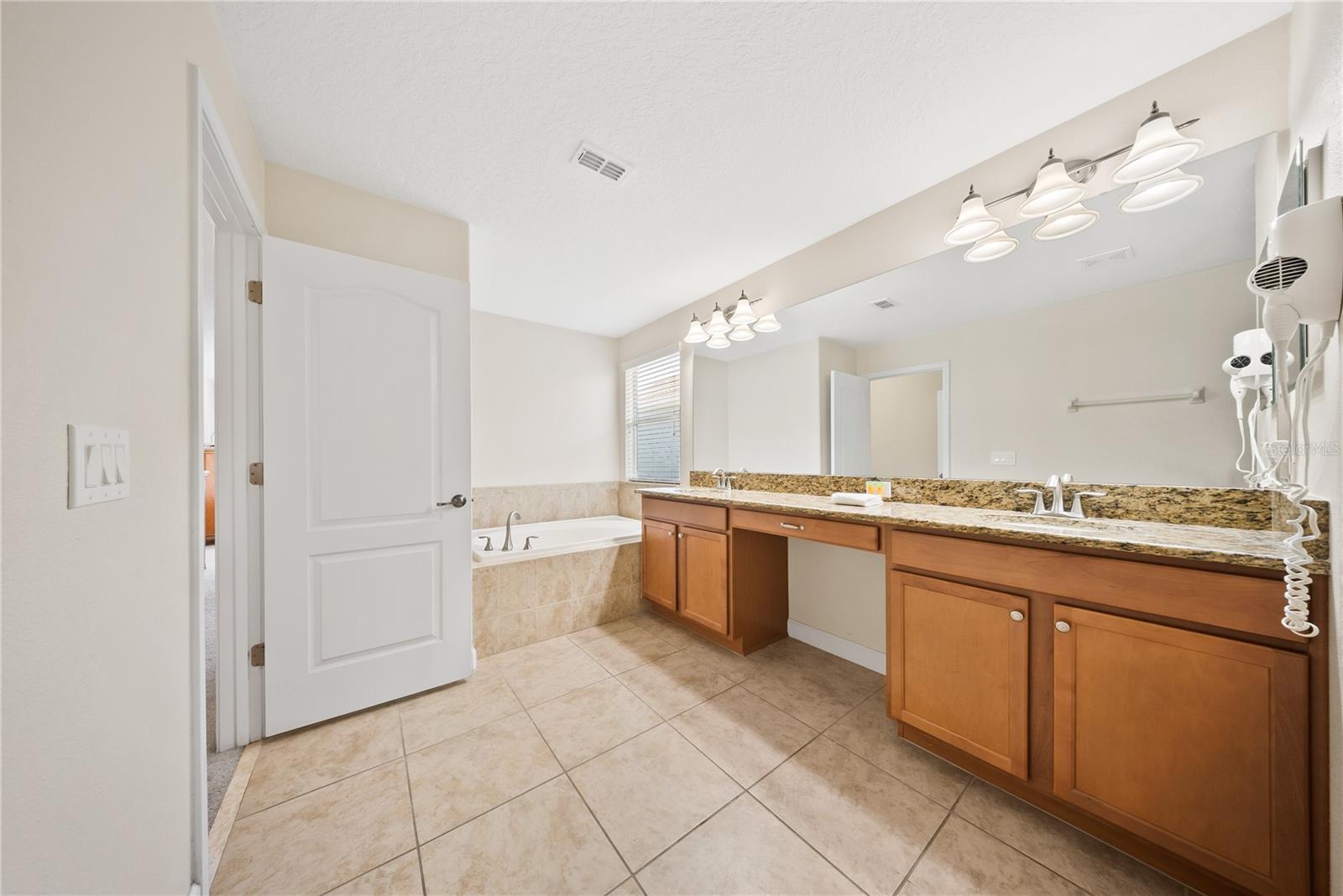 Image 37 of 76 For 8960 Bismarck Palm Rd