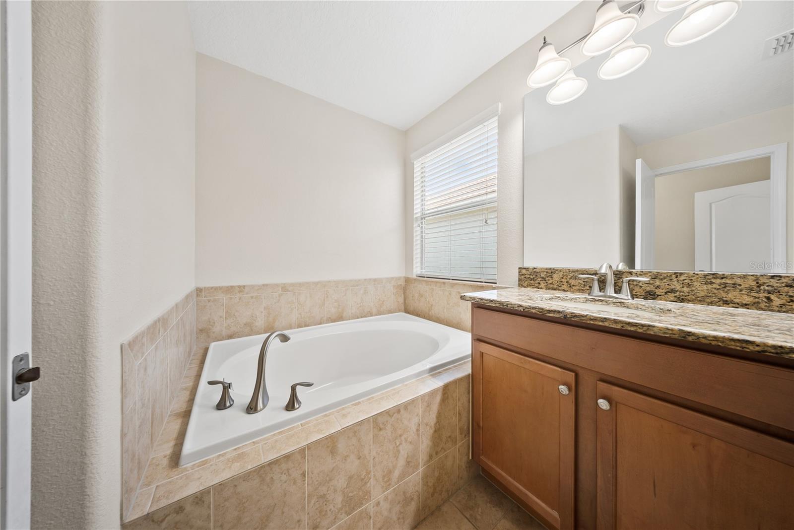 Image 39 of 76 For 8960 Bismarck Palm Rd