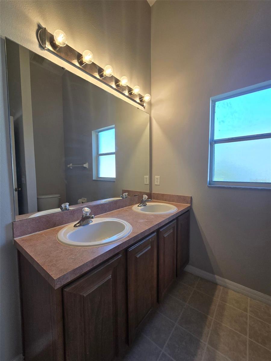 Image 32 of 38 For 229 Ronaldale Avenue