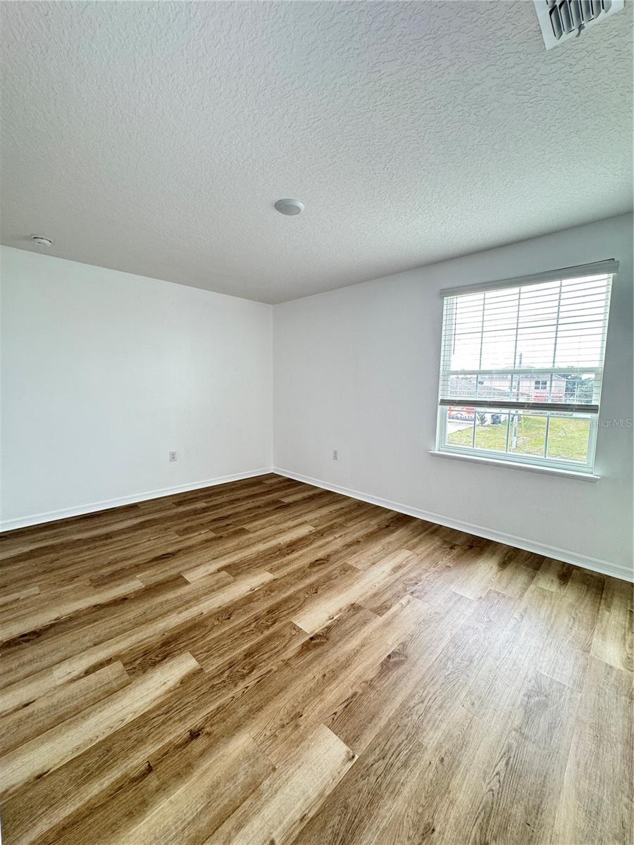 Image 19 of 32 For 803 James Drive