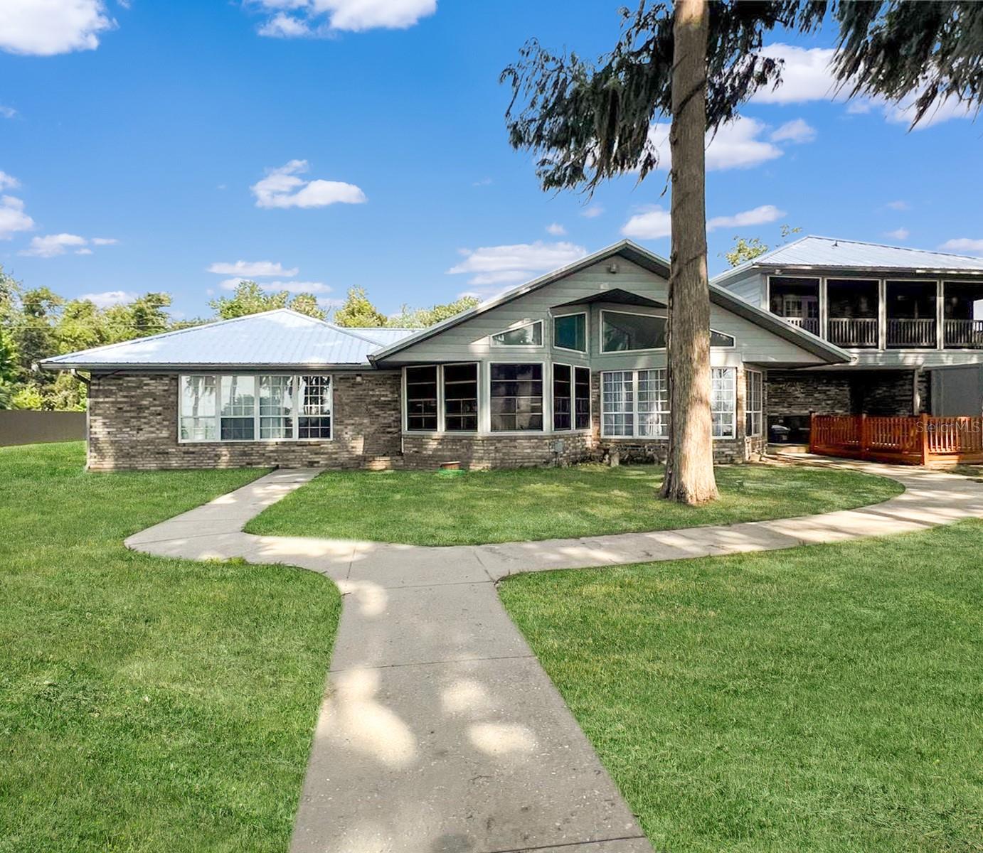 Image 3 of 39 For 15618 Us Highway 301