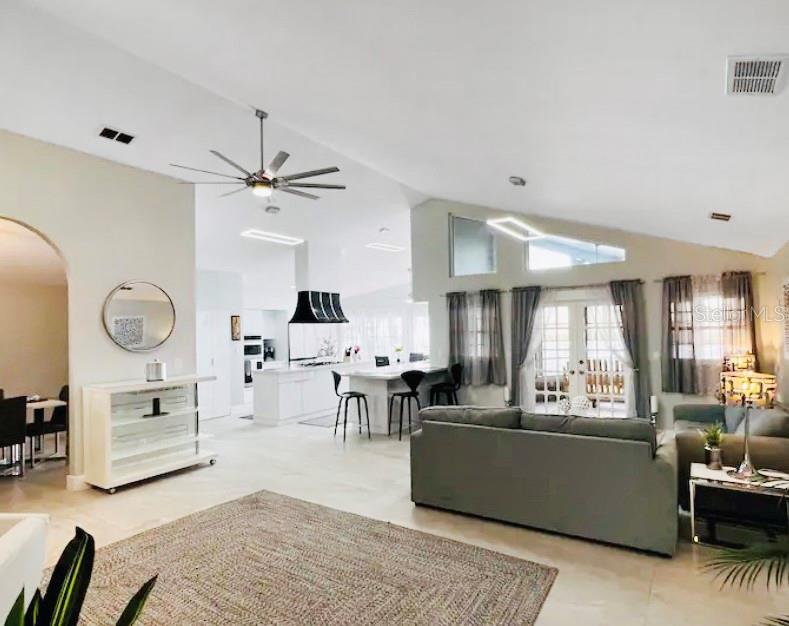 Image 4 of 39 For 15618 Us Highway 301