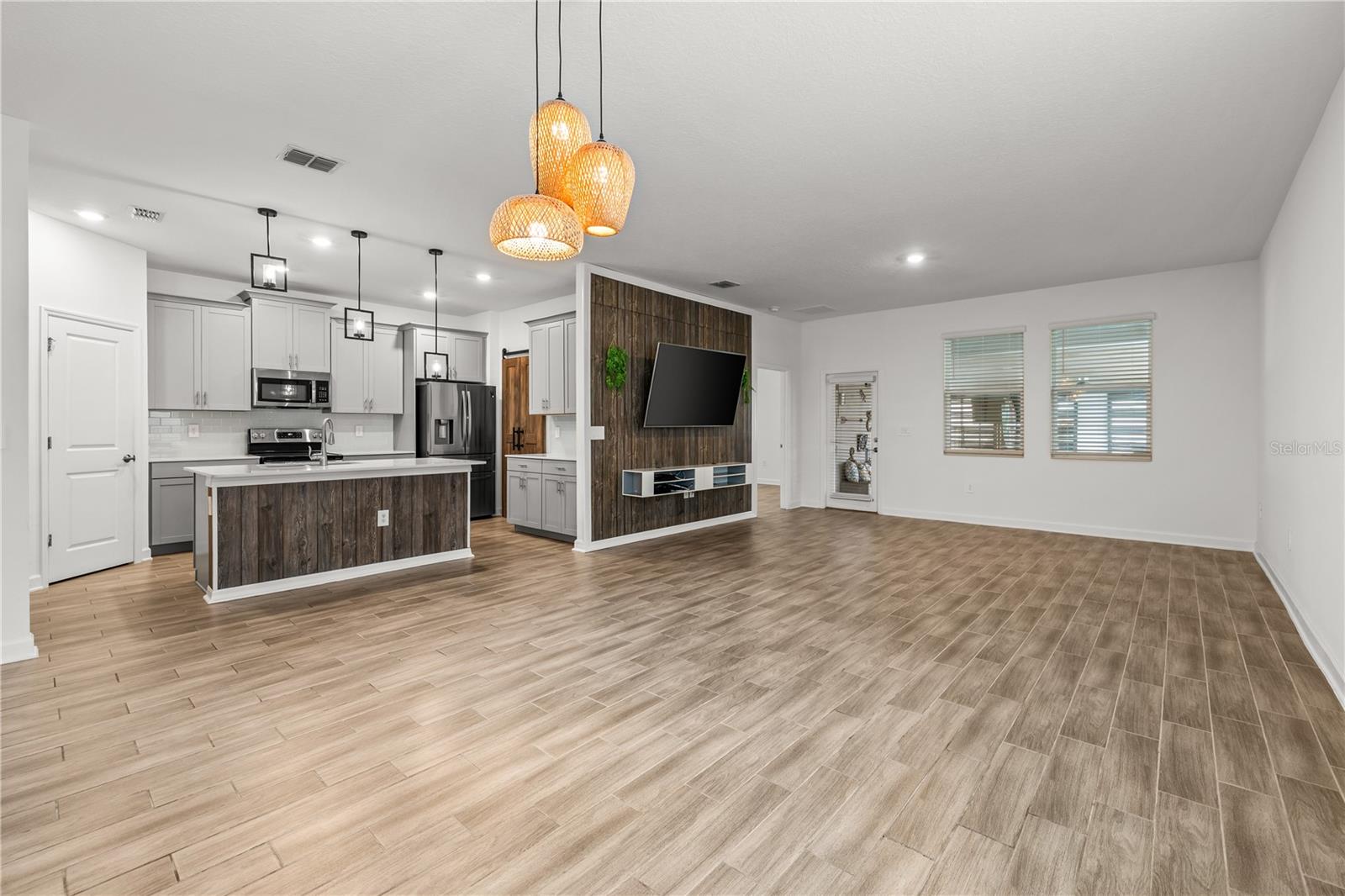 Image 10 of 28 For 11409 Rhyme Avenue