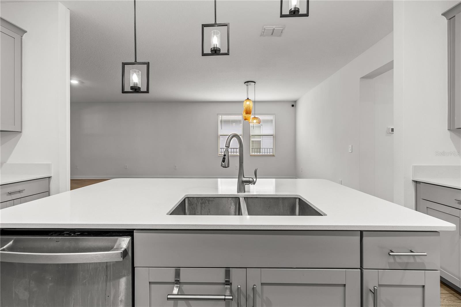 Image 15 of 28 For 11409 Rhyme Avenue