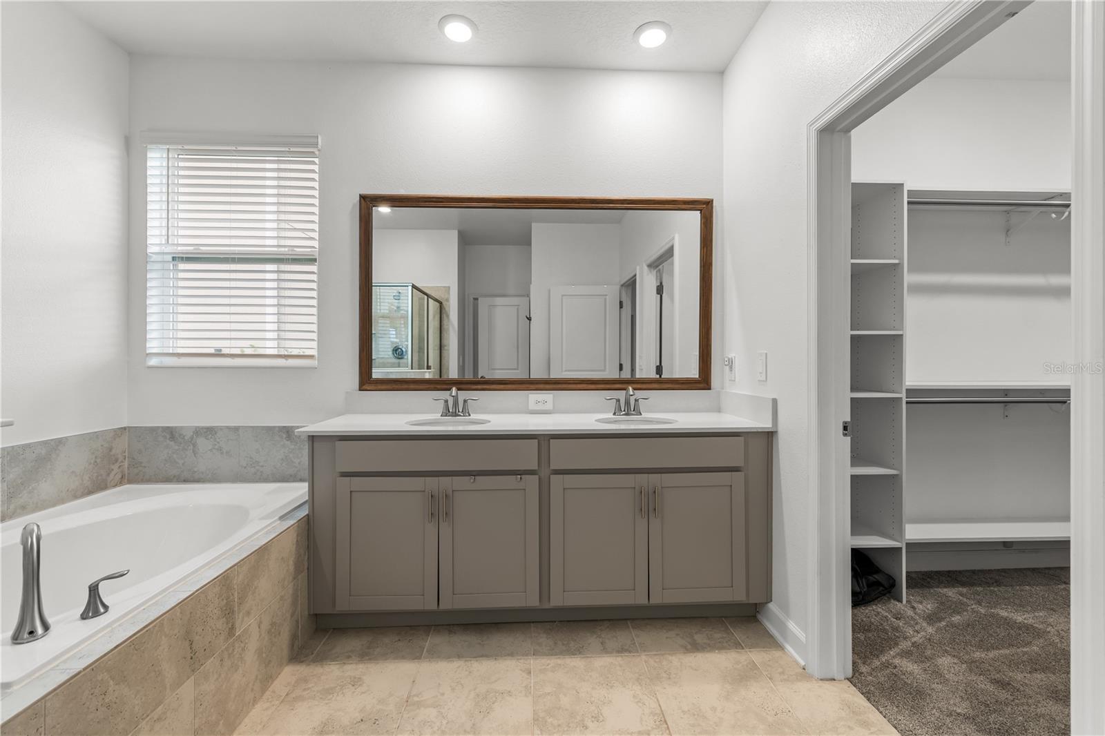 Image 19 of 28 For 11409 Rhyme Avenue