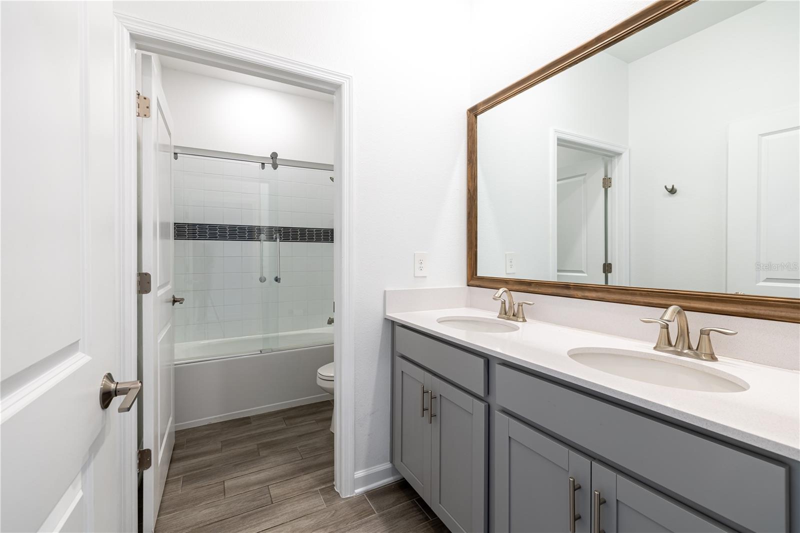 Image 4 of 28 For 11409 Rhyme Avenue