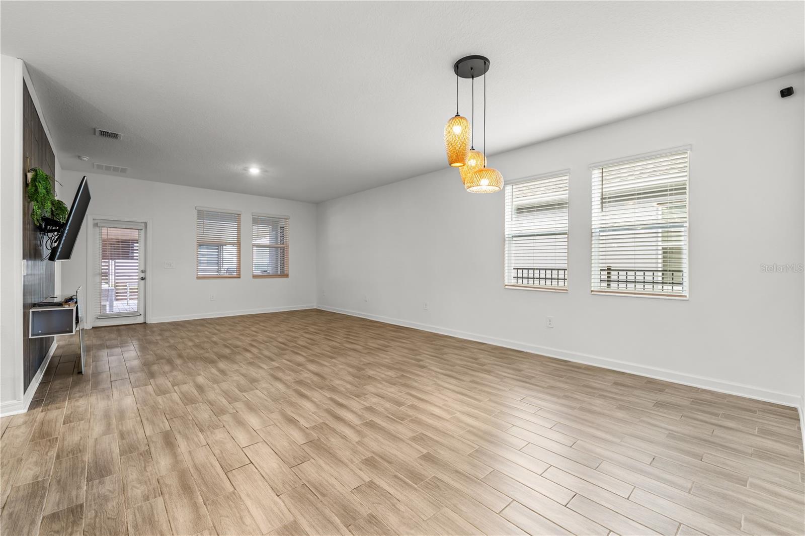 Image 9 of 28 For 11409 Rhyme Avenue