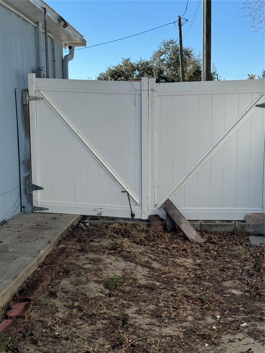 Image 28 of 34 For 303 Baccarat Court