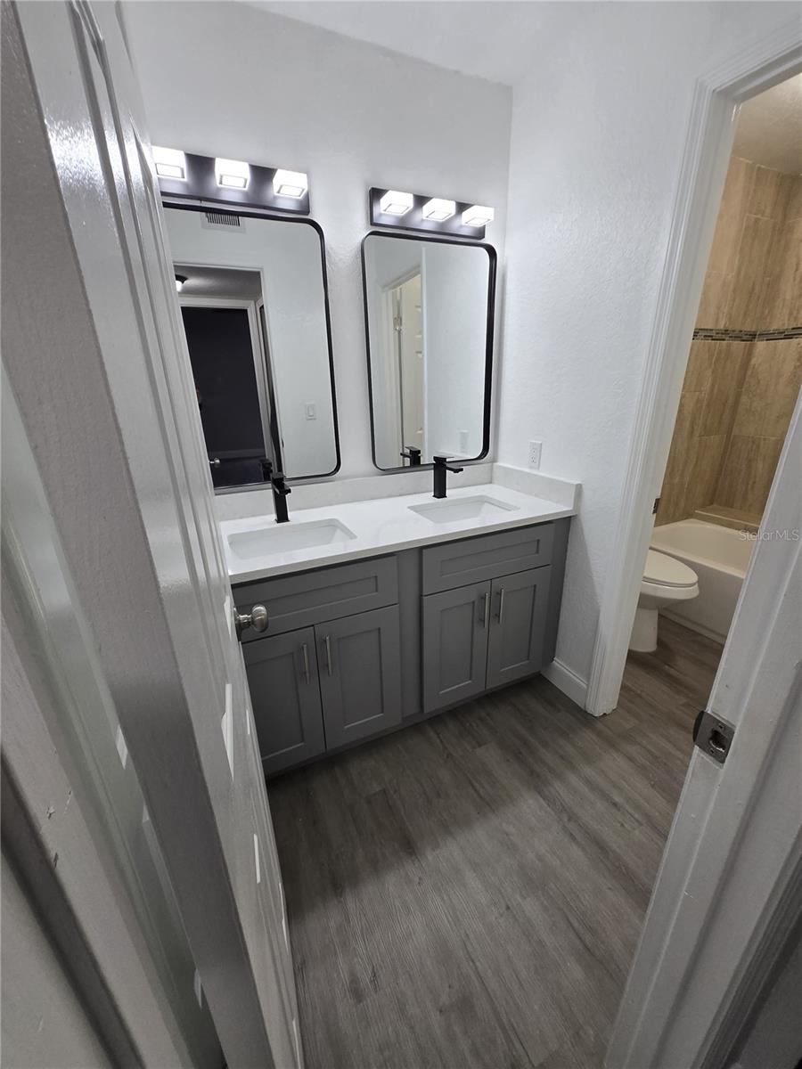 Image 11 of 16 For 3044 Antique Oaks Circle Apt 177