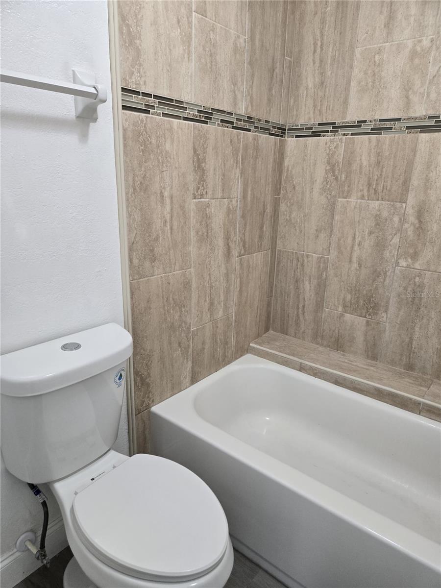 Image 13 of 16 For 3044 Antique Oaks Circle Apt 177