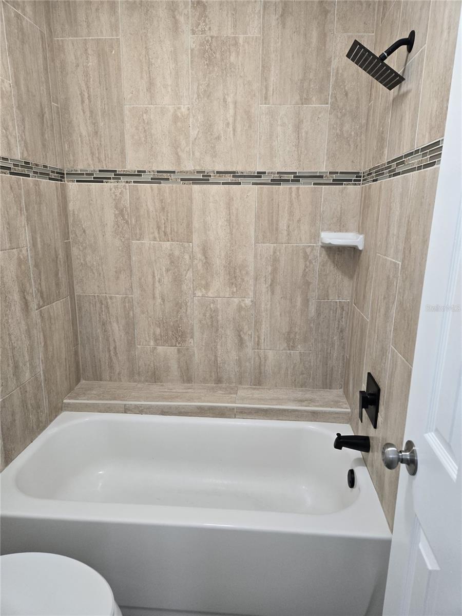 Image 14 of 16 For 3044 Antique Oaks Circle Apt 177