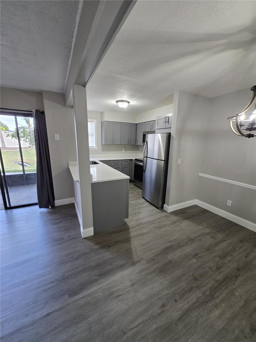 Image 2 of 16 For 3044 Antique Oaks Circle Apt 177