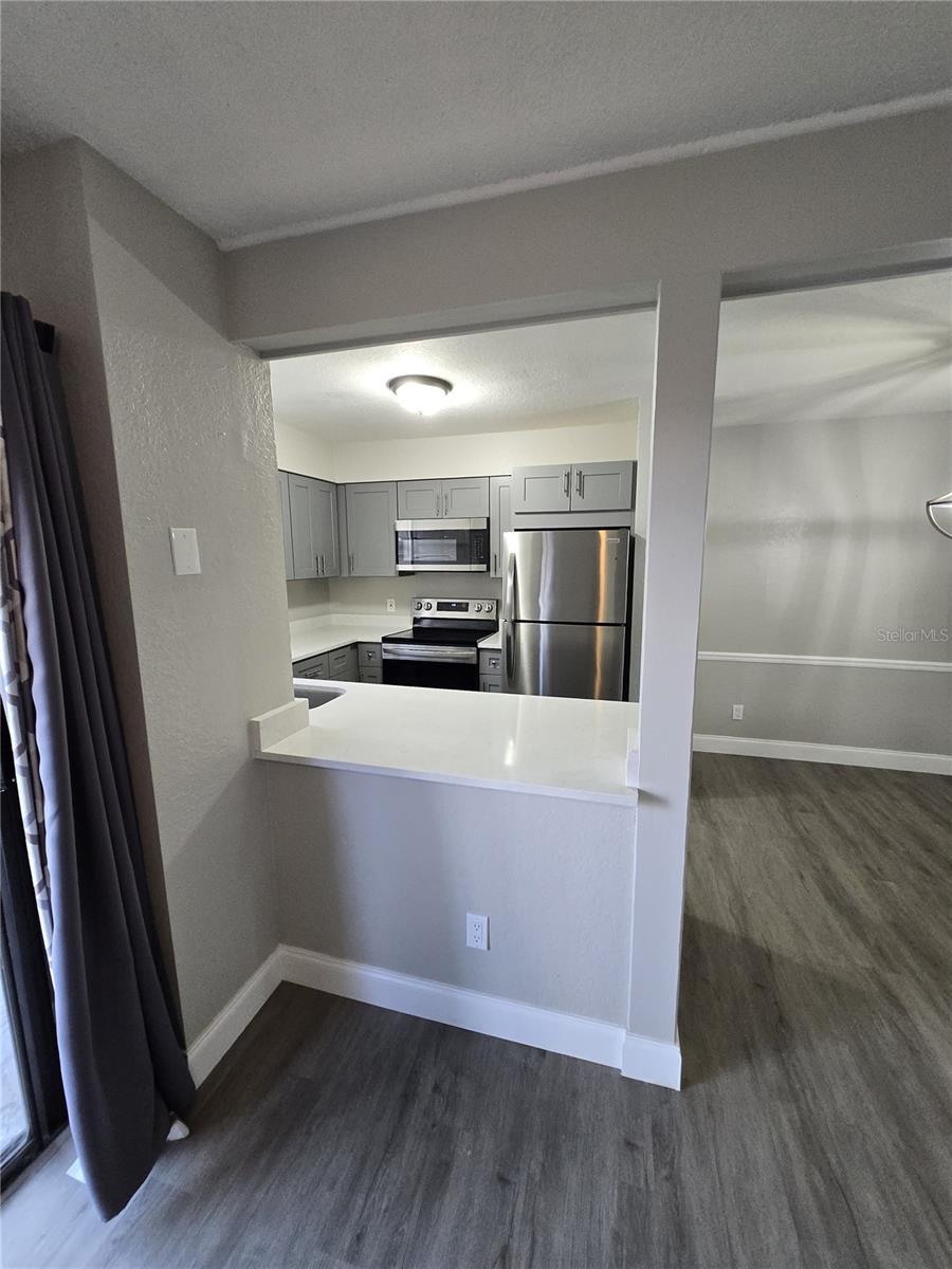 Image 3 of 16 For 3044 Antique Oaks Circle Apt 177