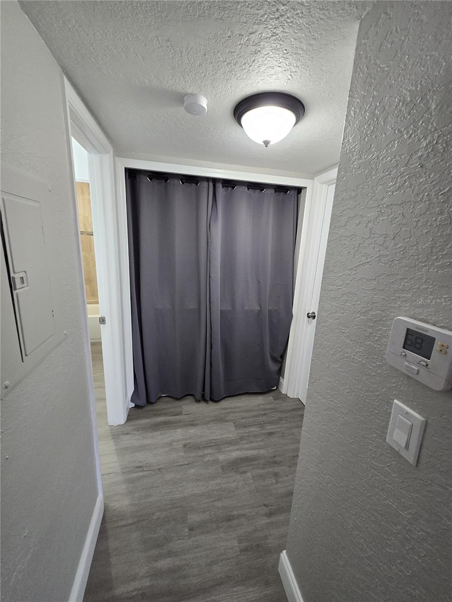 Image 8 of 16 For 3044 Antique Oaks Circle Apt 177