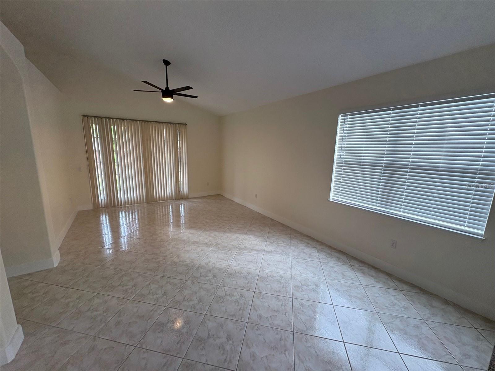 Image 4 of 20 For 1456 Sun Meadow Drive