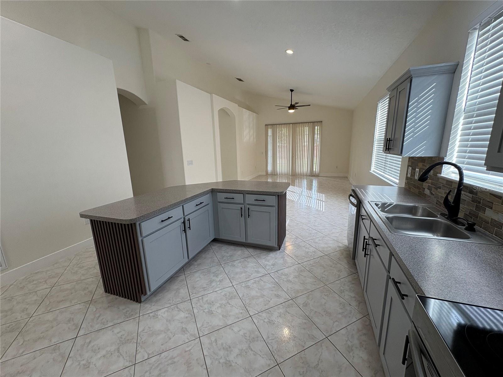 Image 7 of 20 For 1456 Sun Meadow Drive