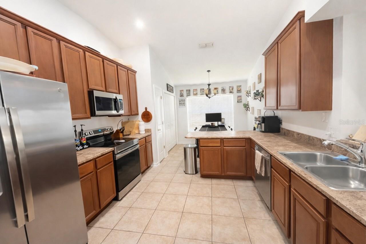 Image 4 of 11 For 922 Tramells Trail