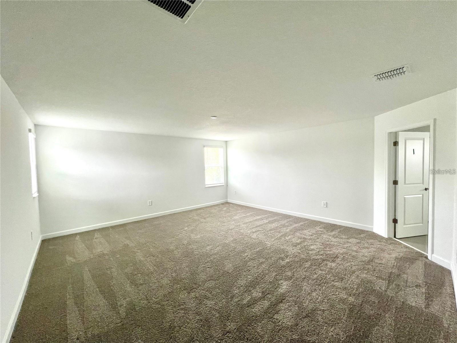 Image 16 of 33 For 11701 Language Way