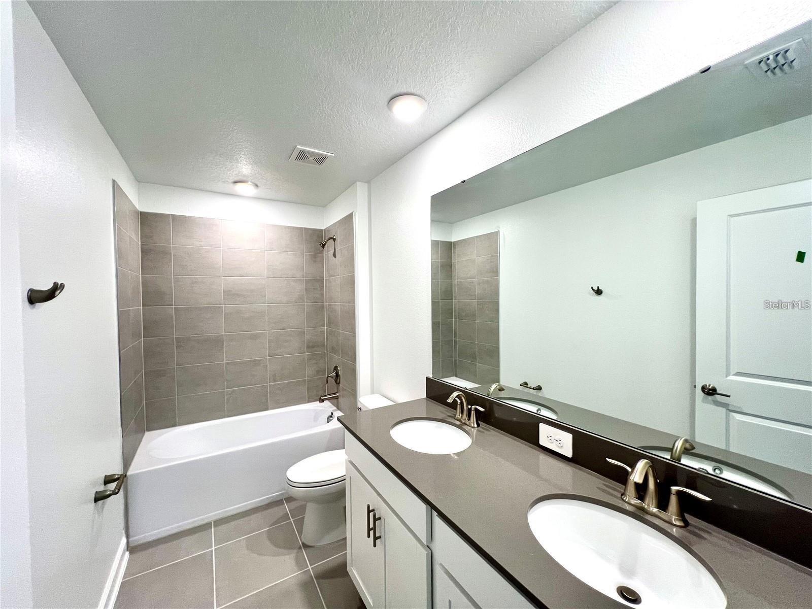 Image 21 of 33 For 11701 Language Way