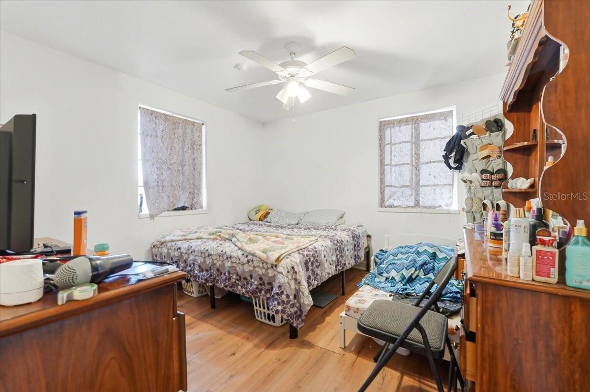 Image 11 of 31 For 104 14th Street Se