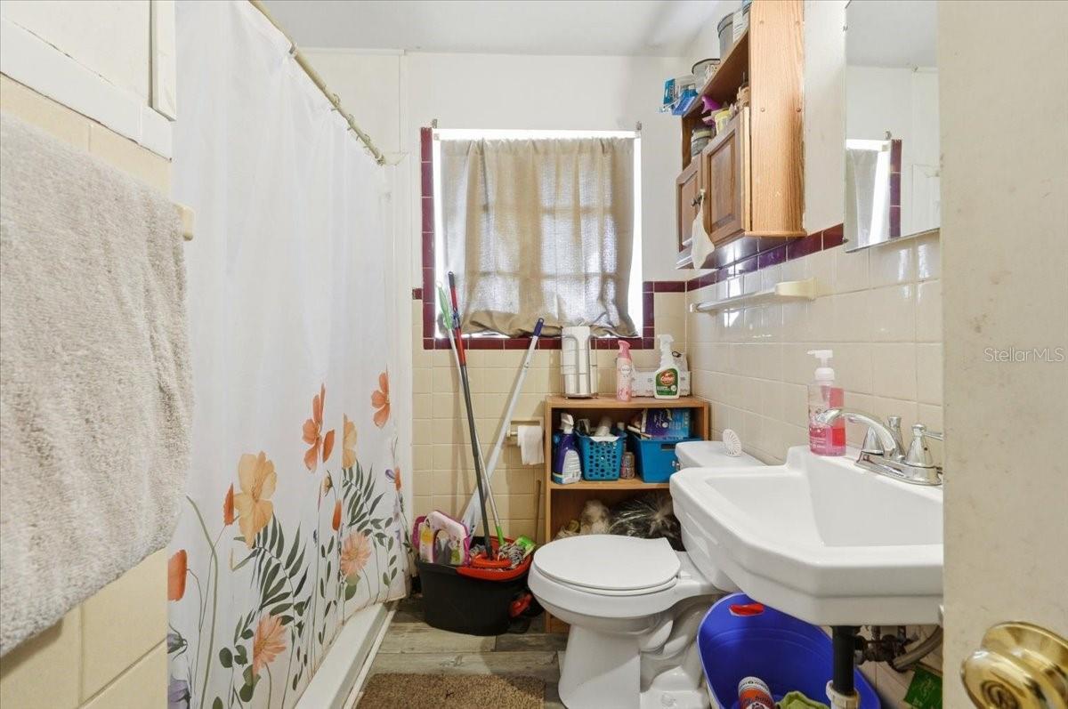 Image 14 of 31 For 104 14th Street Se