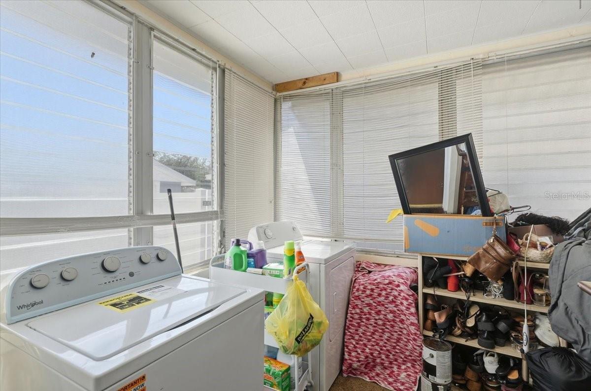 Image 18 of 31 For 104 14th Street Se