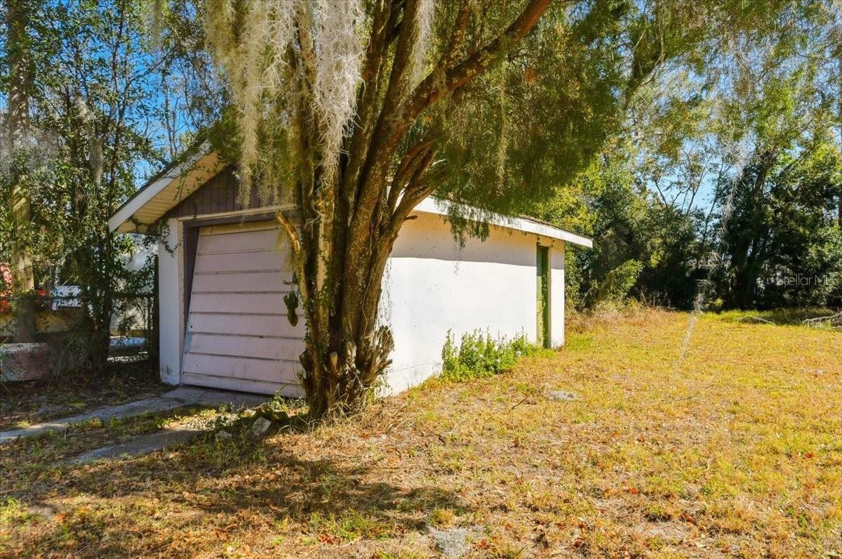 Image 19 of 31 For 104 14th Street Se