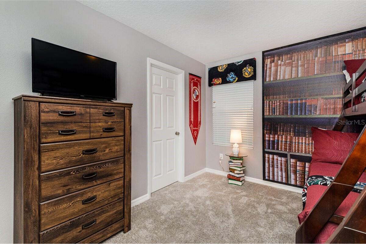 Listing photo id 4 for 8951 Hilton Ridge Avenue